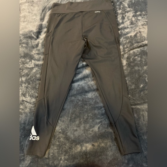 Adidas women’s athletic yoga pants w/pocket, logo, great condition, size xl - Picture 6 of 6